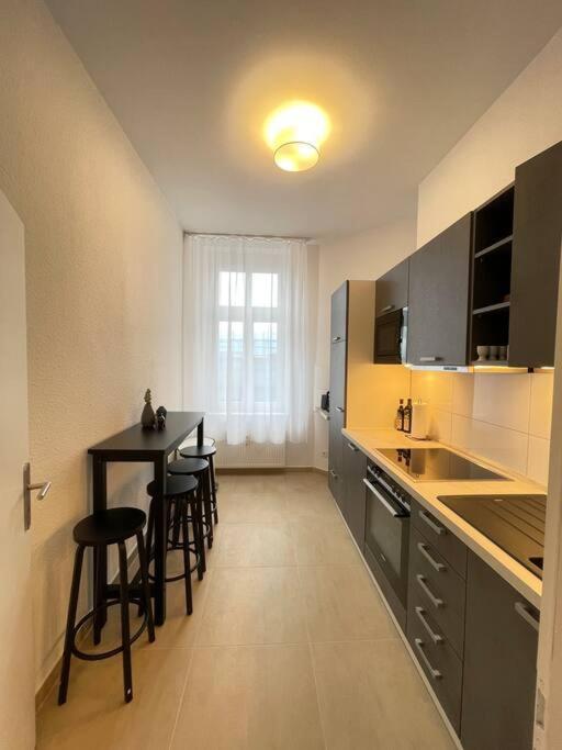 Lucky Stays Ls10 - Vollausstattung - Zentrum - Aufzug - Grosse Kueche - 2 Zimmer - Smart-Tv Maagdenburg Buitenkant foto