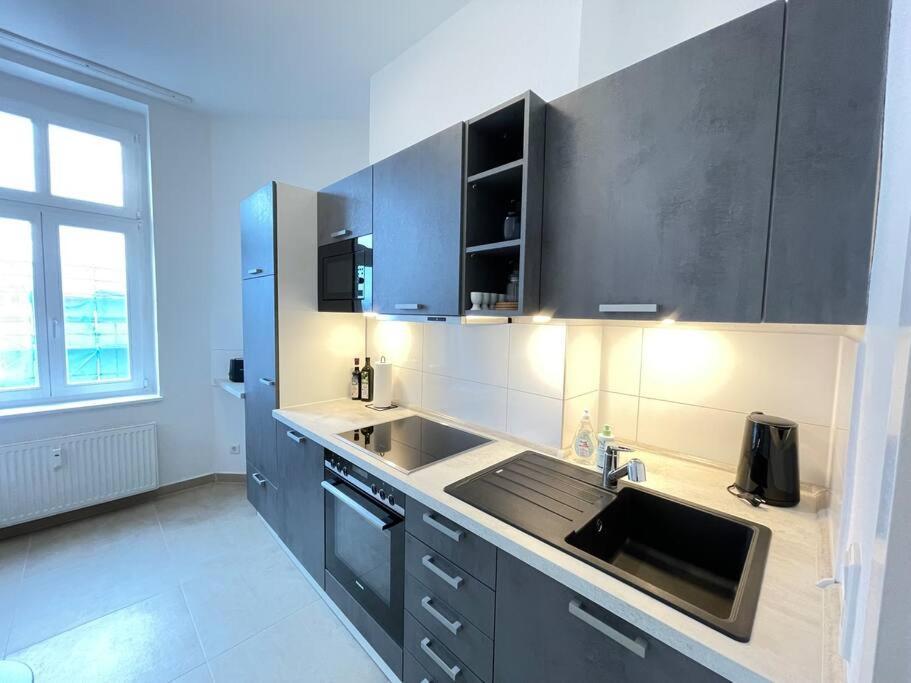 Lucky Stays Ls10 - Vollausstattung - Zentrum - Aufzug - Grosse Kueche - 2 Zimmer - Smart-Tv Maagdenburg Buitenkant foto
